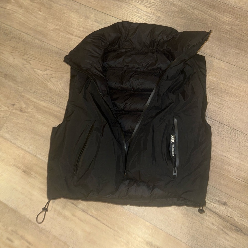 Zara Women's Black Puffer Vest